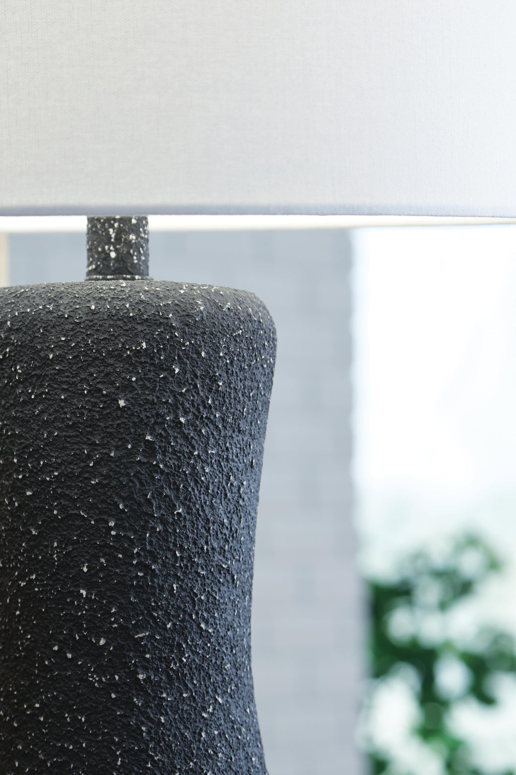 Maykins Table Lamp in Black, detail view