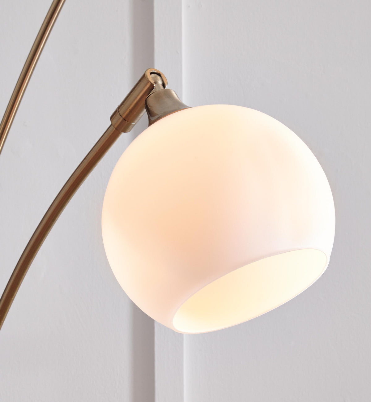 Taliya Arc Lamp in Champagne/White, detail view