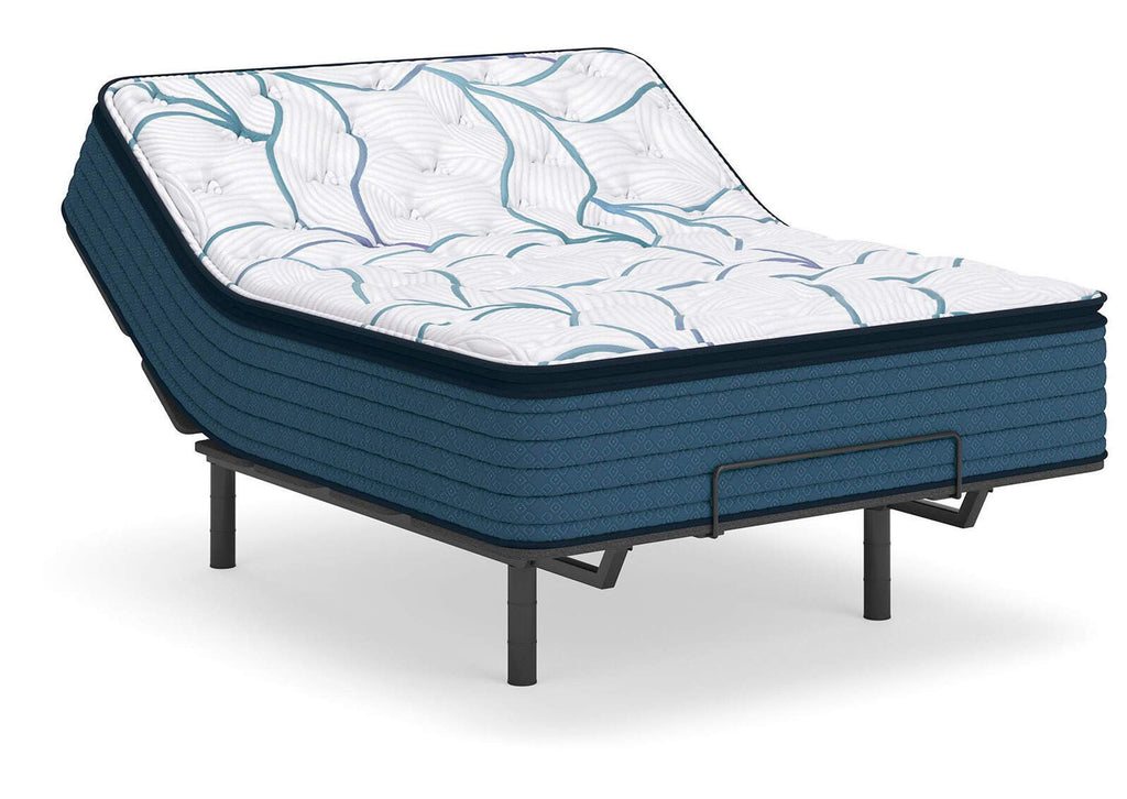 Limited Edition Plush PT 3.0 Queen Mattress angled view