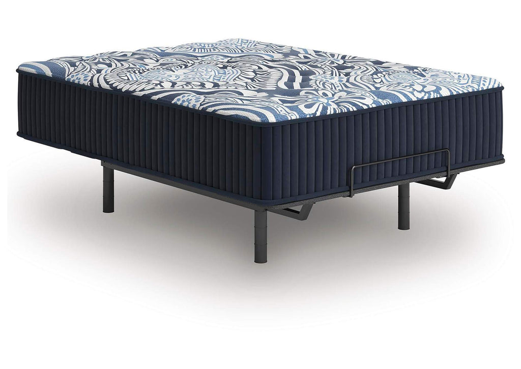 Firm Luxe 2.0 Queen Mattress angled view