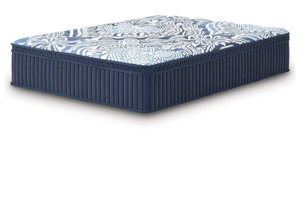 Plush Luxe 2.0 King Mattress angled view