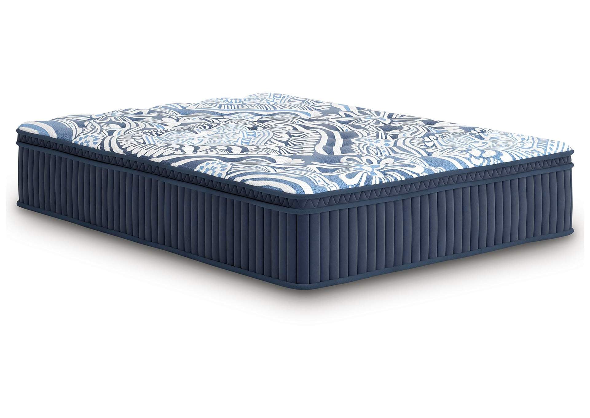 Plush Luxe 2.0 Queen Mattress angled view