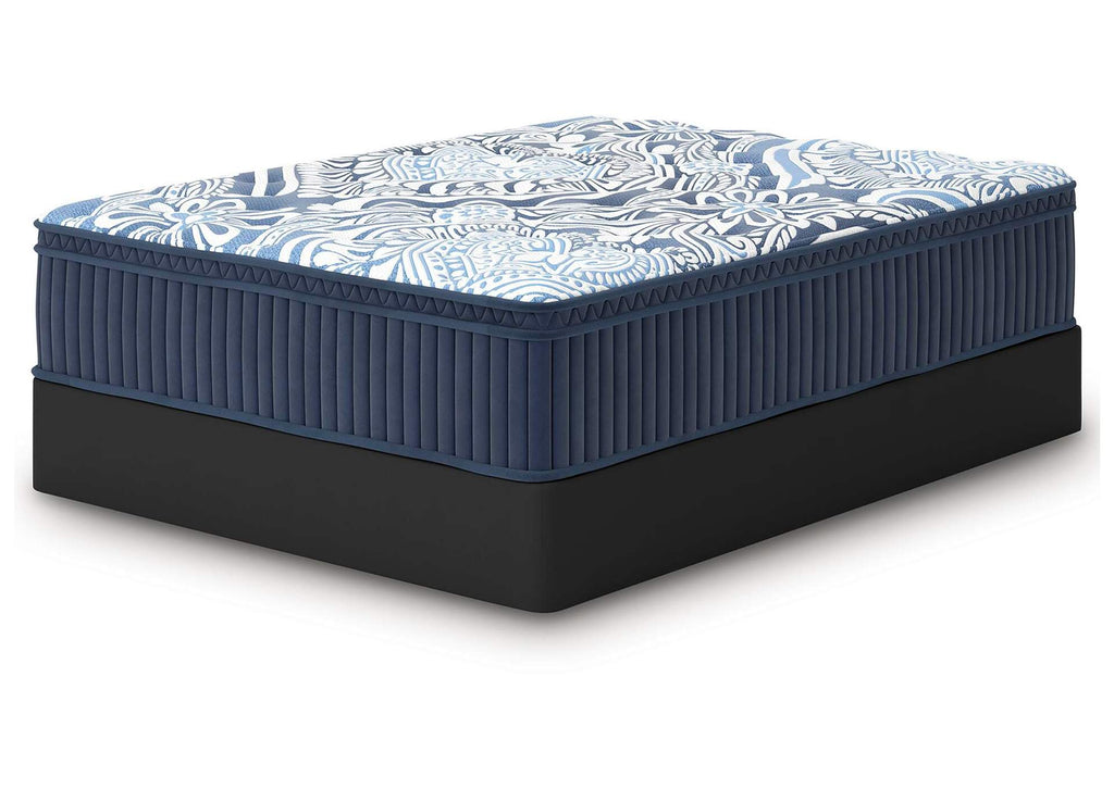 Plush Luxe 2.0 King Mattress angled view