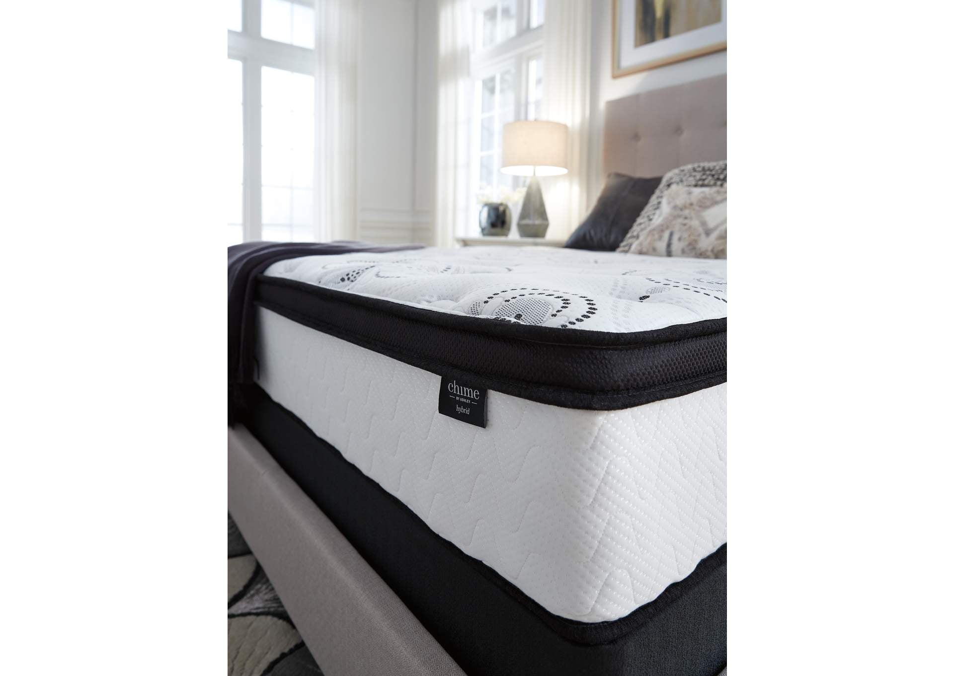 Chime 12 Inch Hybrid Queen Mattress in a Box detail