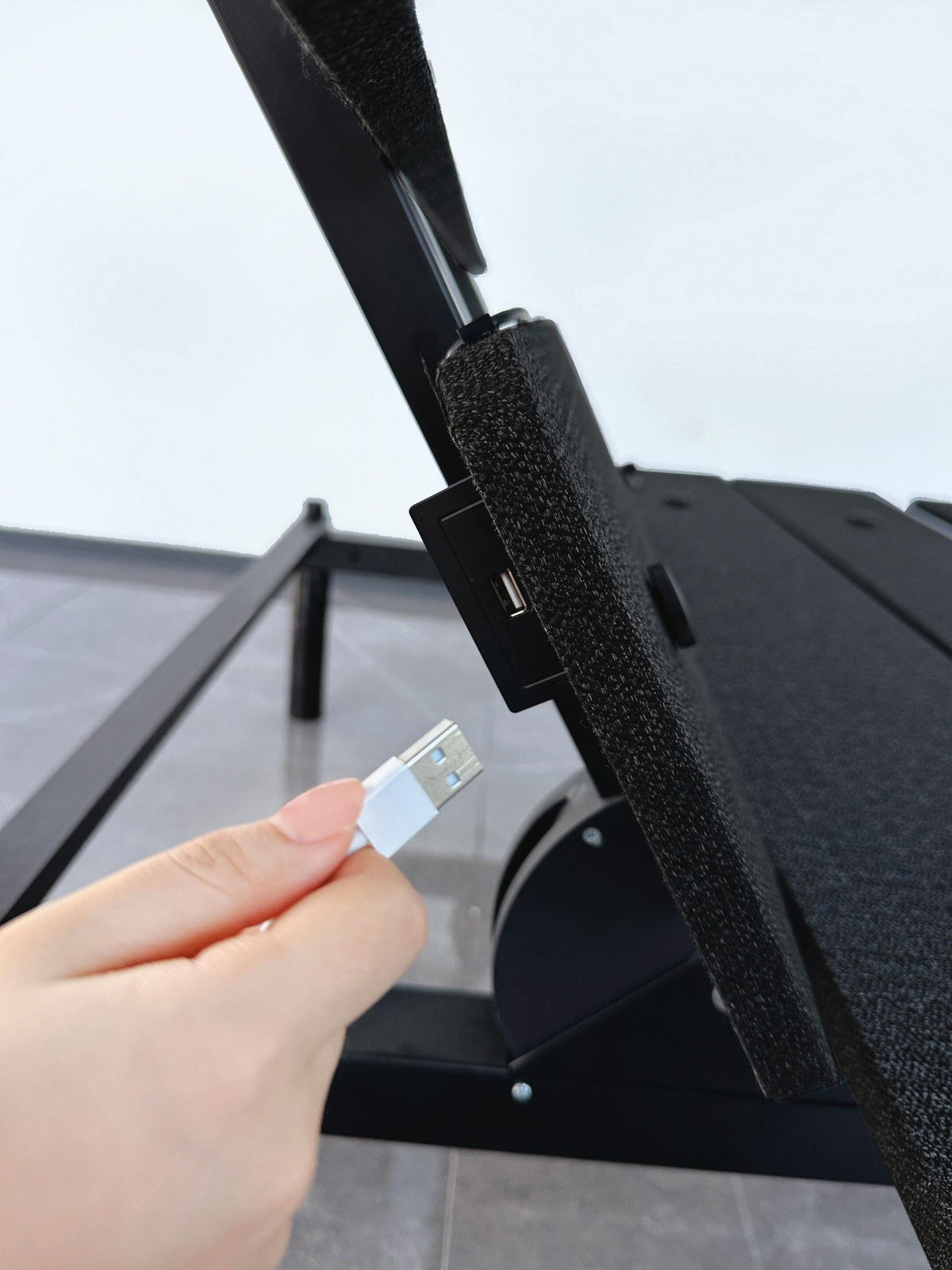 Cosmic Power Base King Adjustable Base in Black, detail view