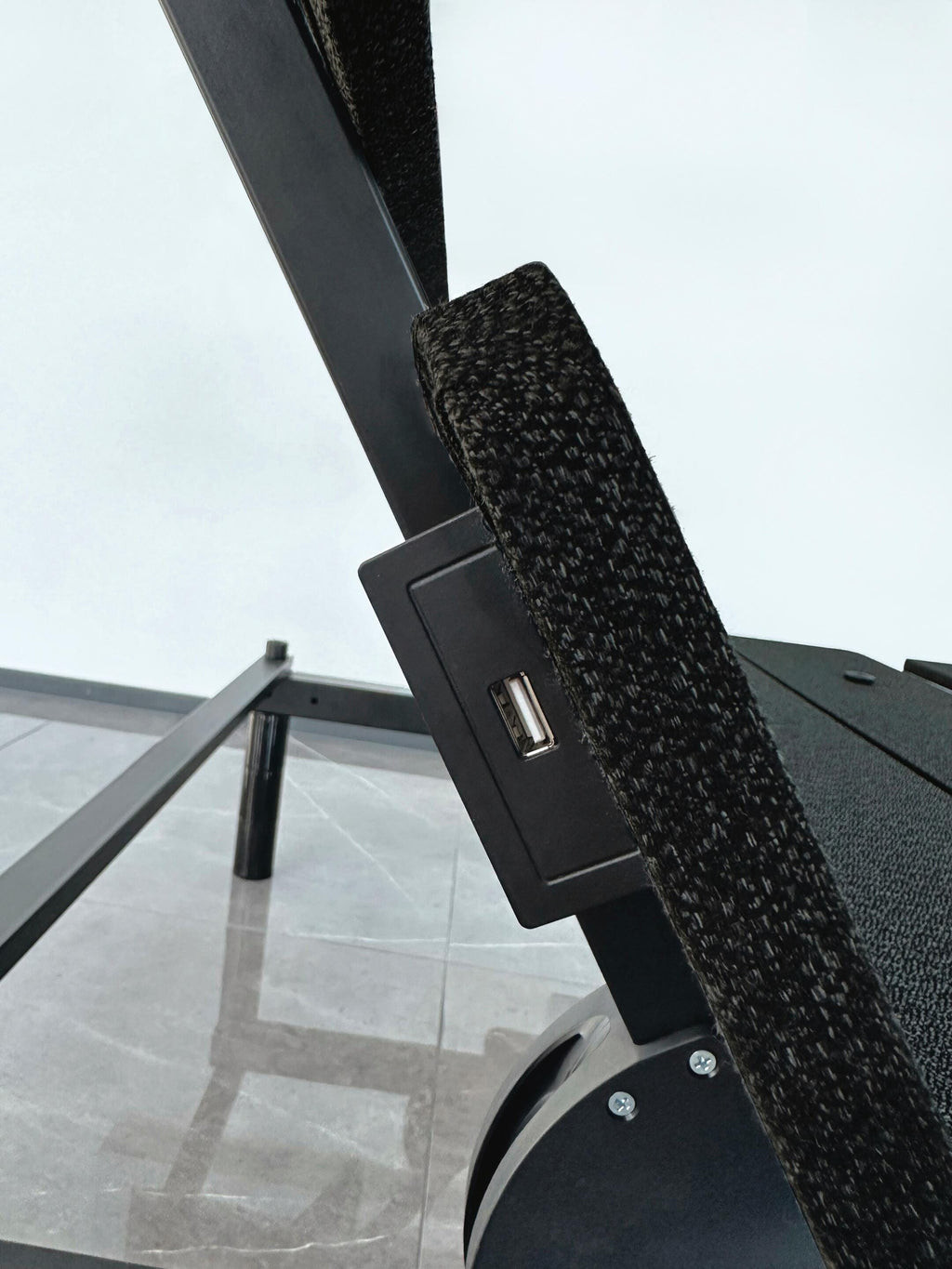 Cosmic Power Base California King Adjustable Base in Black, detail view