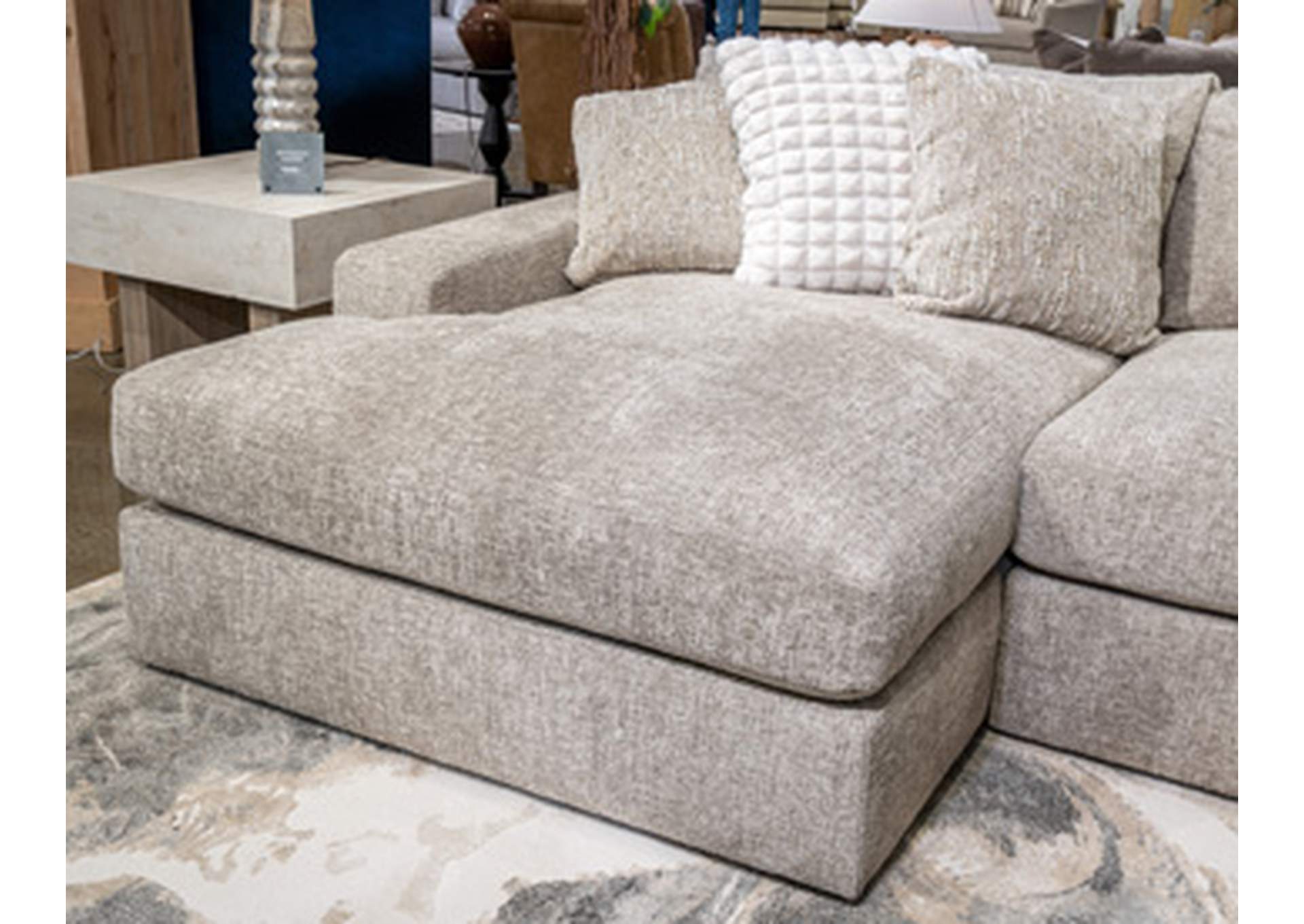 Nexora-Court Super Chaise