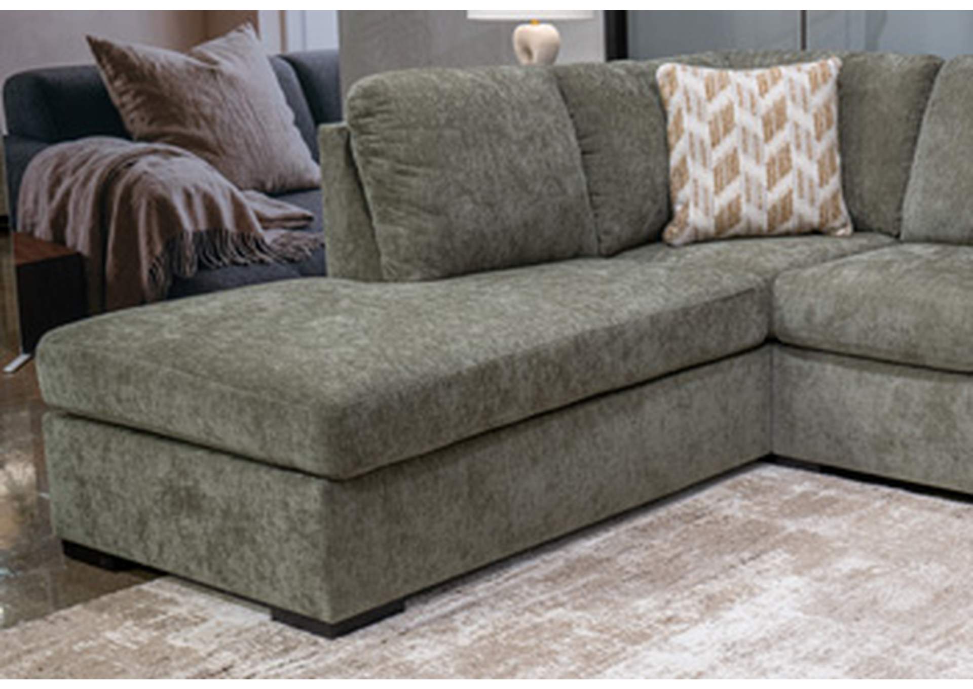 Bridgepoint Super Chaise