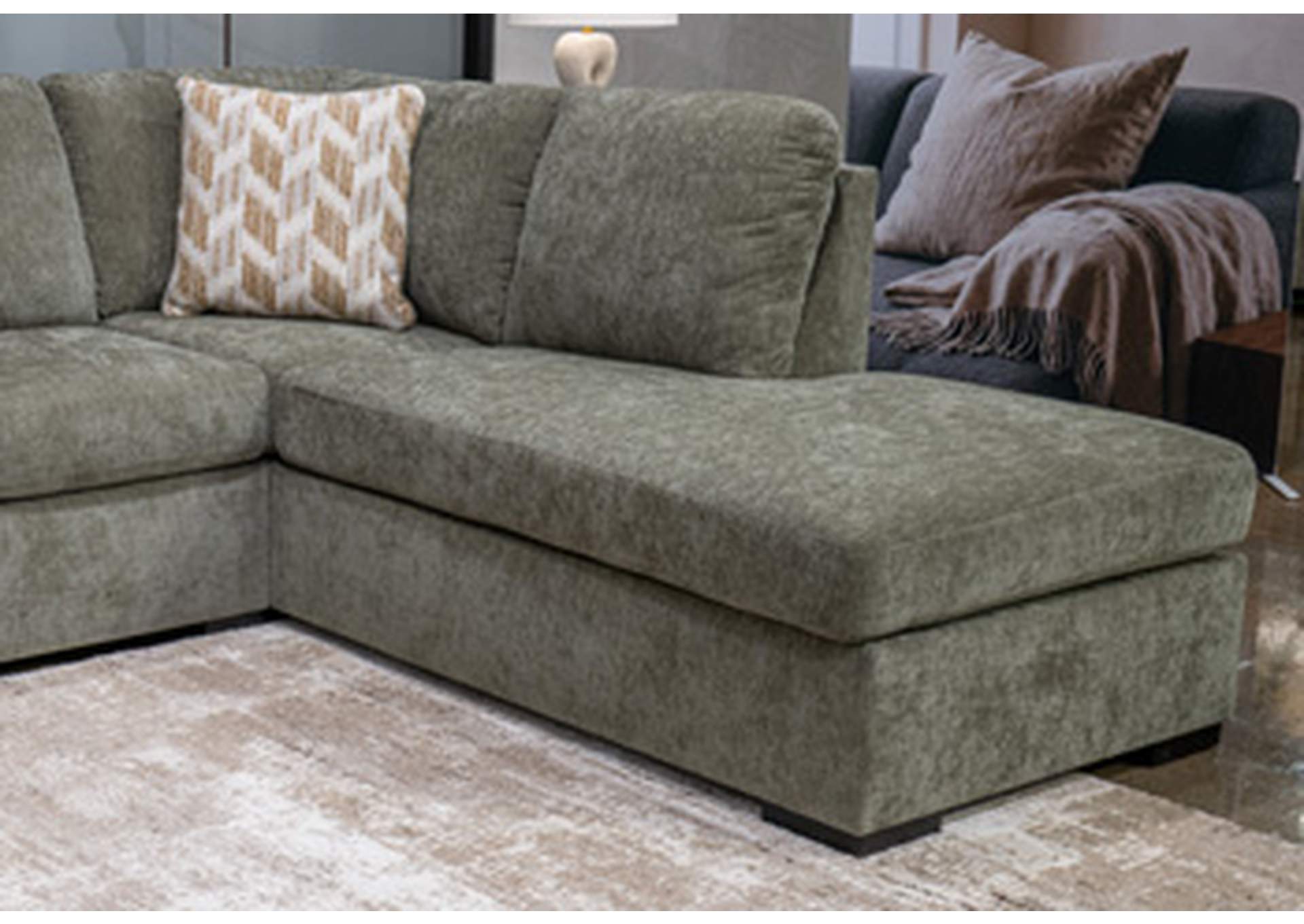 Bridgepoint Super Chaise