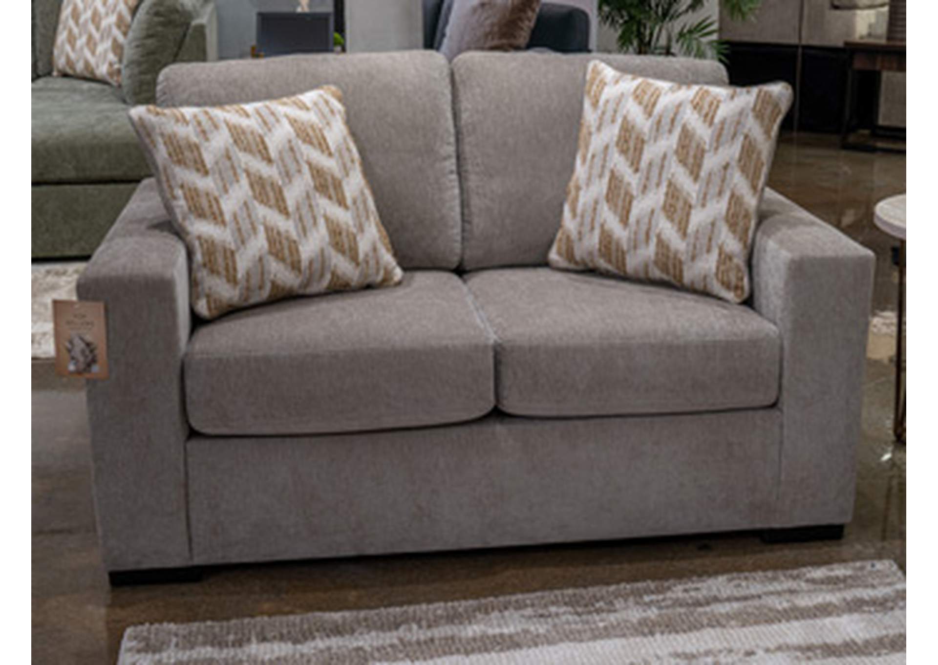 Bridgepoint Loveseat