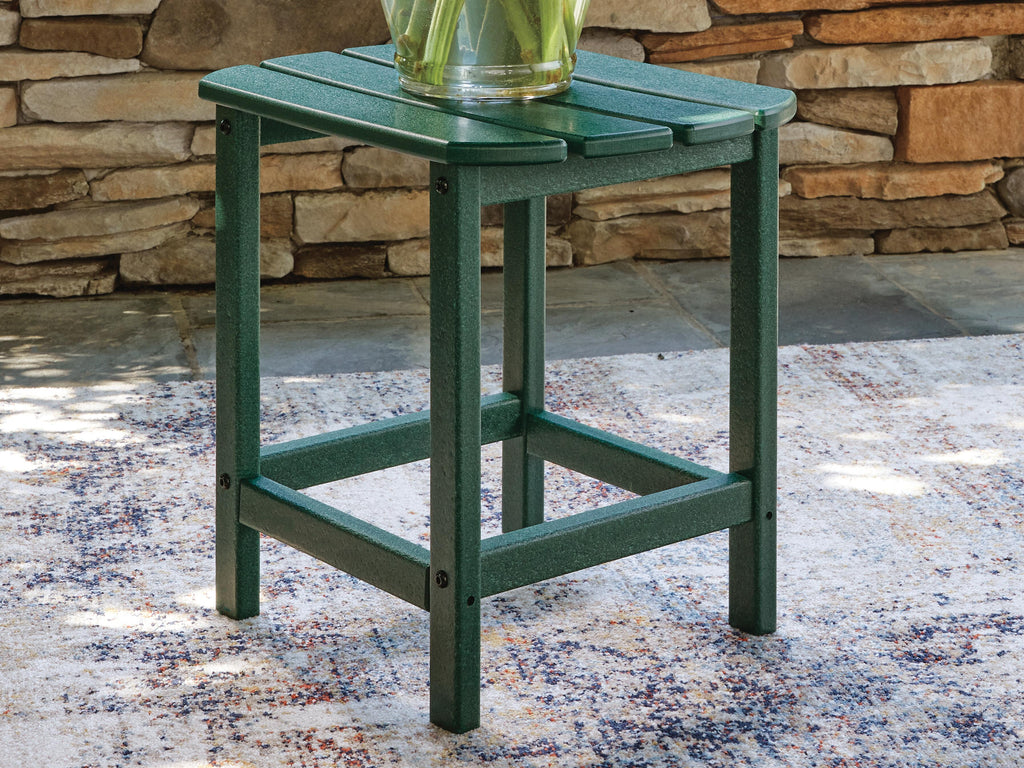 Sundown Shores Outdoor End Table in Green, lifestyle view