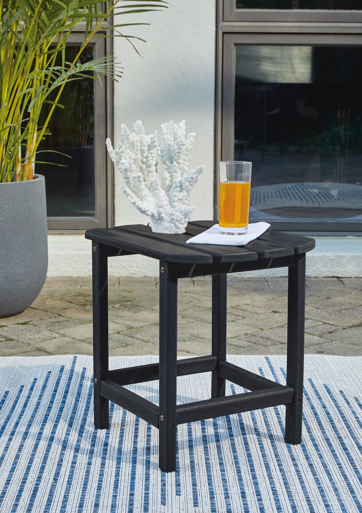 Sundown Treasure End Table in Black, alternate view 3