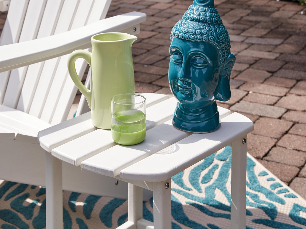 Sundown Treasure End Table in White, detail view