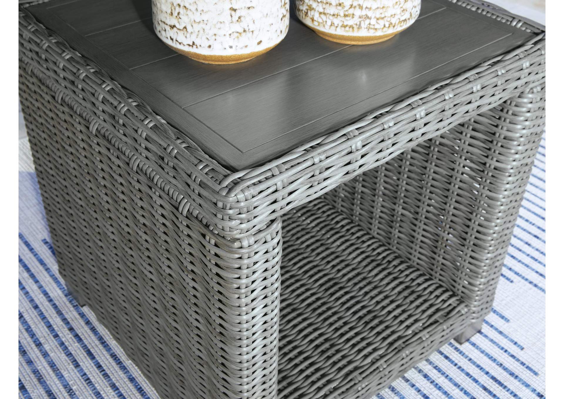 Elite Park Outdoor Coffee Table with 2 End Tables detail