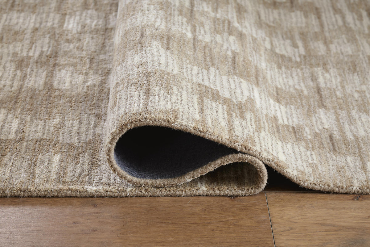 Abanlane 5' x 7' Rug in Brown/Cream, detail view