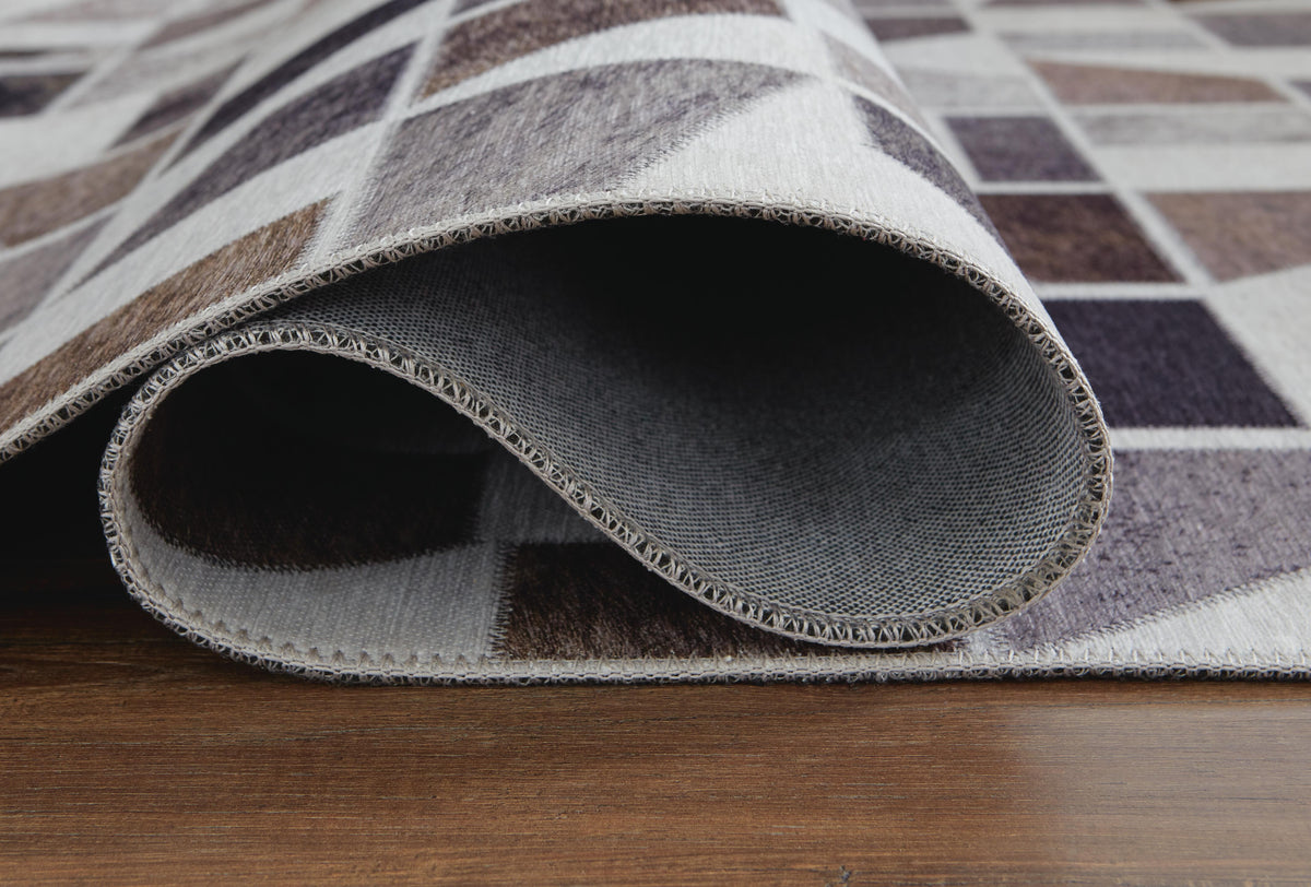 Jettner 5' x 7' Rug in Multi, detail view