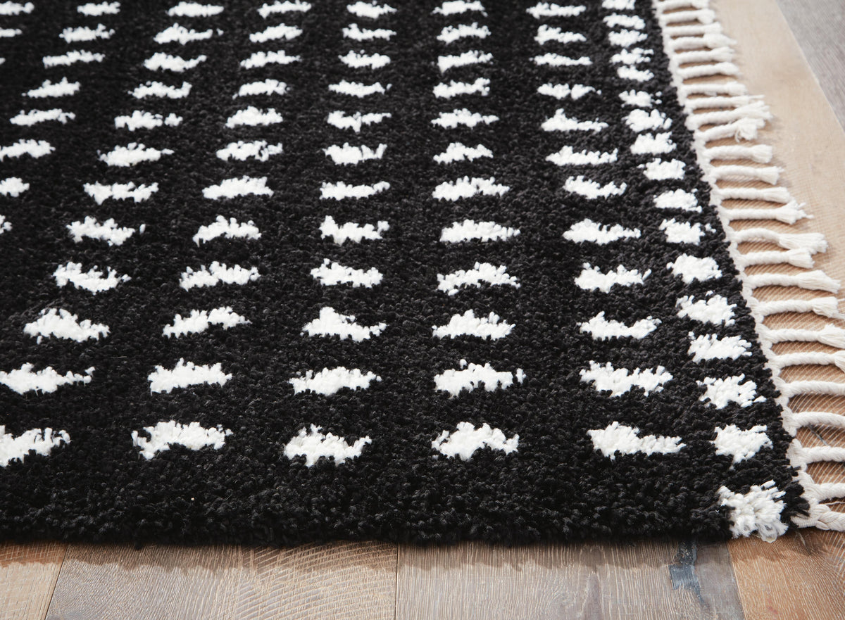 Minston 5' x 7' Rug in Black/White, detail view
