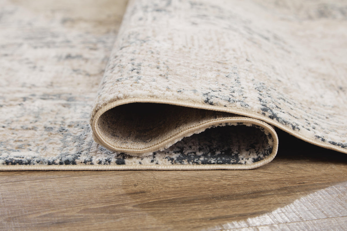 Gentor 5' x 7' Rug in Blue/Ivory, detail view