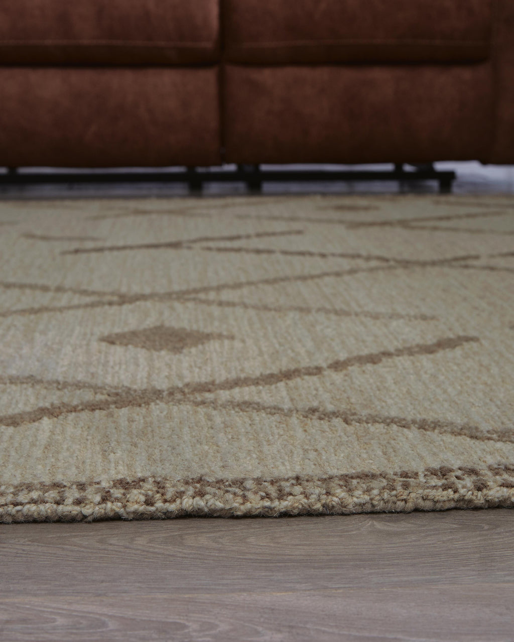 Guyford 5' x 7' Rug in Beige/Brown, detail view