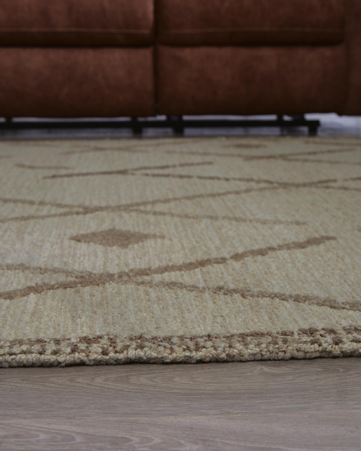 Guyford 5' x 7' Rug in Beige/Brown, detail view