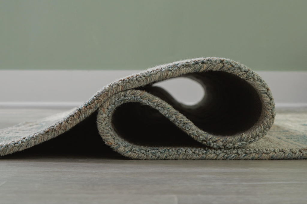 Jossland 5' x 7' Rug in Green/Ivory, detail view