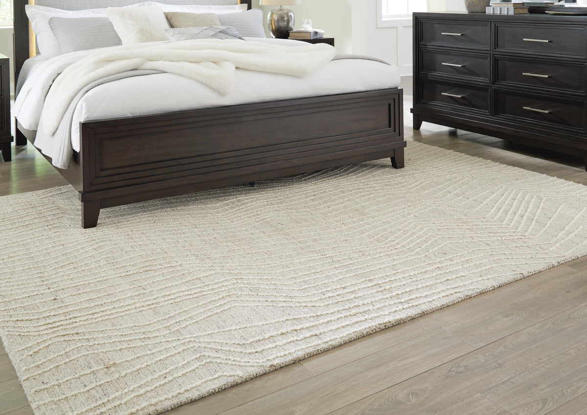 Varahill 8' x 10' Rug in Gray/Ivory, alternate view 3