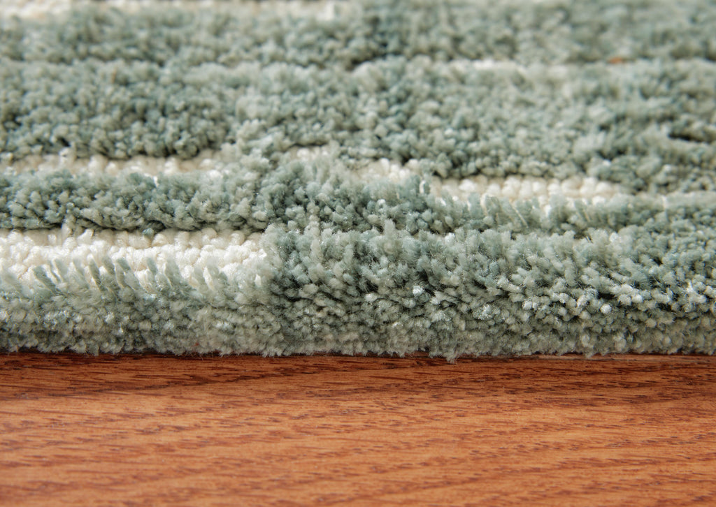 Cayworth 8' x 10' Rug in Teal/White, detail view