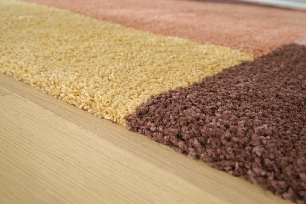 Gailmore 5' x 7' Rug in Cream/Pink/Ocher, detail view