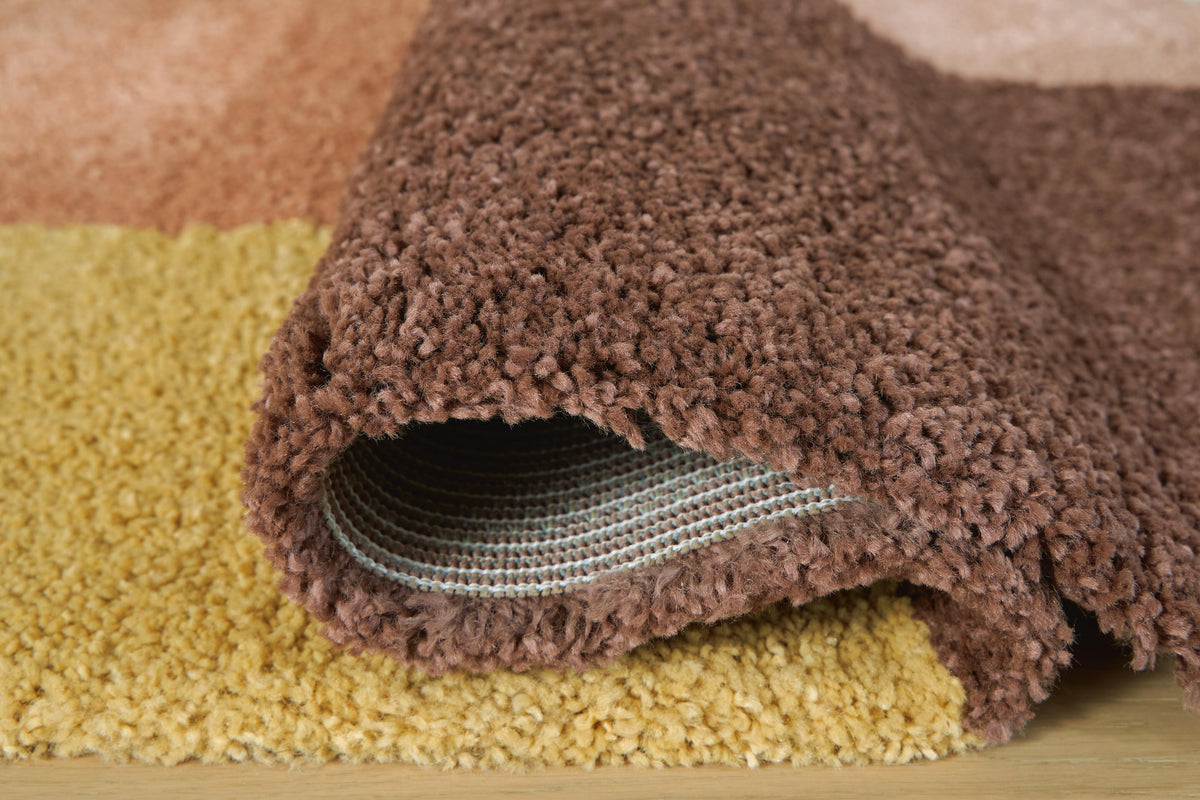 Gailmore 5' x 7' Rug in Cream/Pink/Ocher, detail view