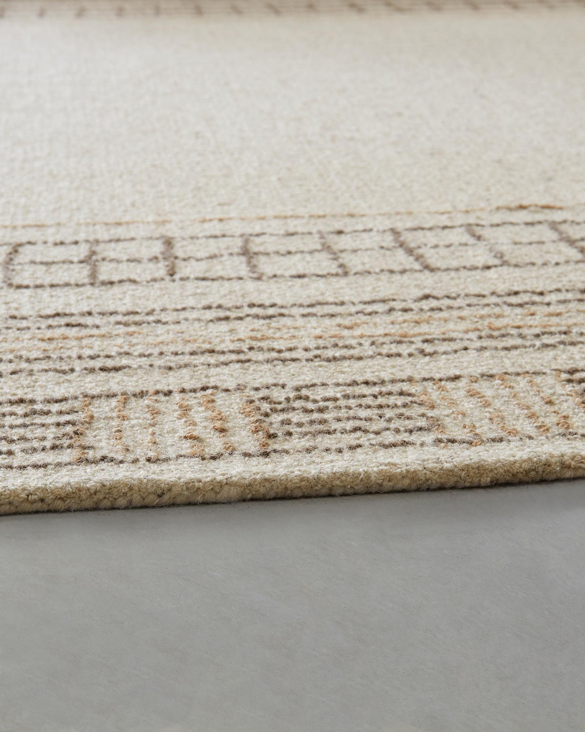 Idaman Medium Rug in Taupe/Brown, detail view