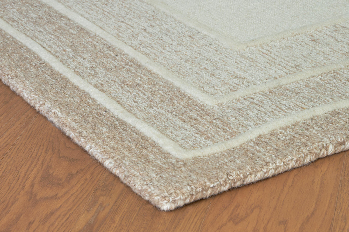 Teelgan Medium Rug in Ivory/Tan, detail view