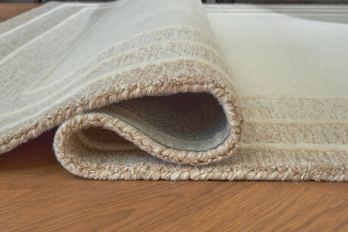 Teelgan Medium Rug in Ivory/Tan, detail view