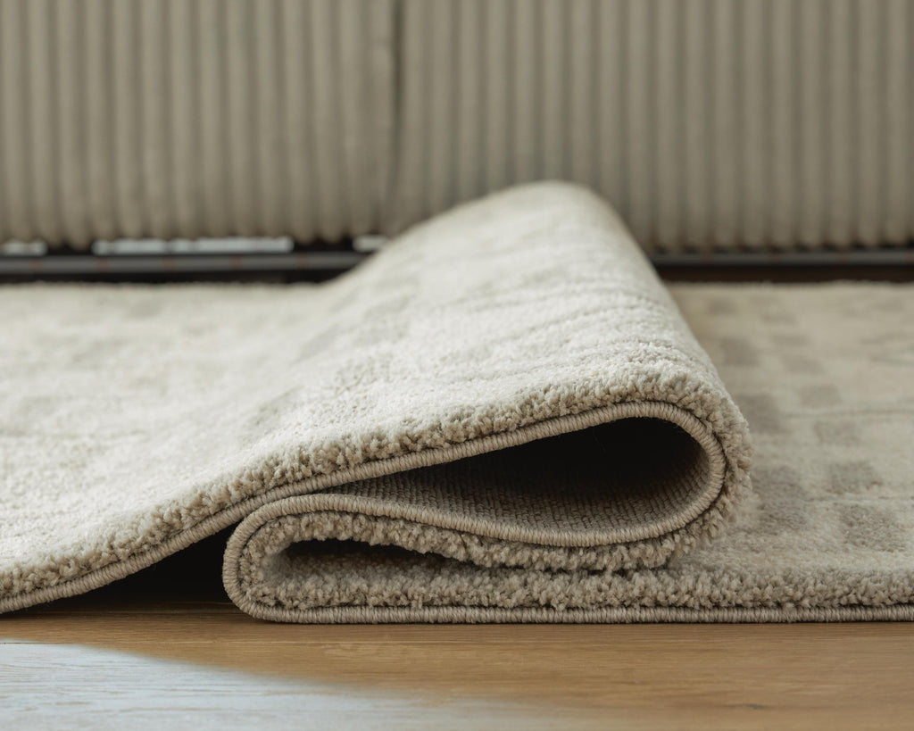 Maconville Medium Rug in Ivory/Gray, detail view