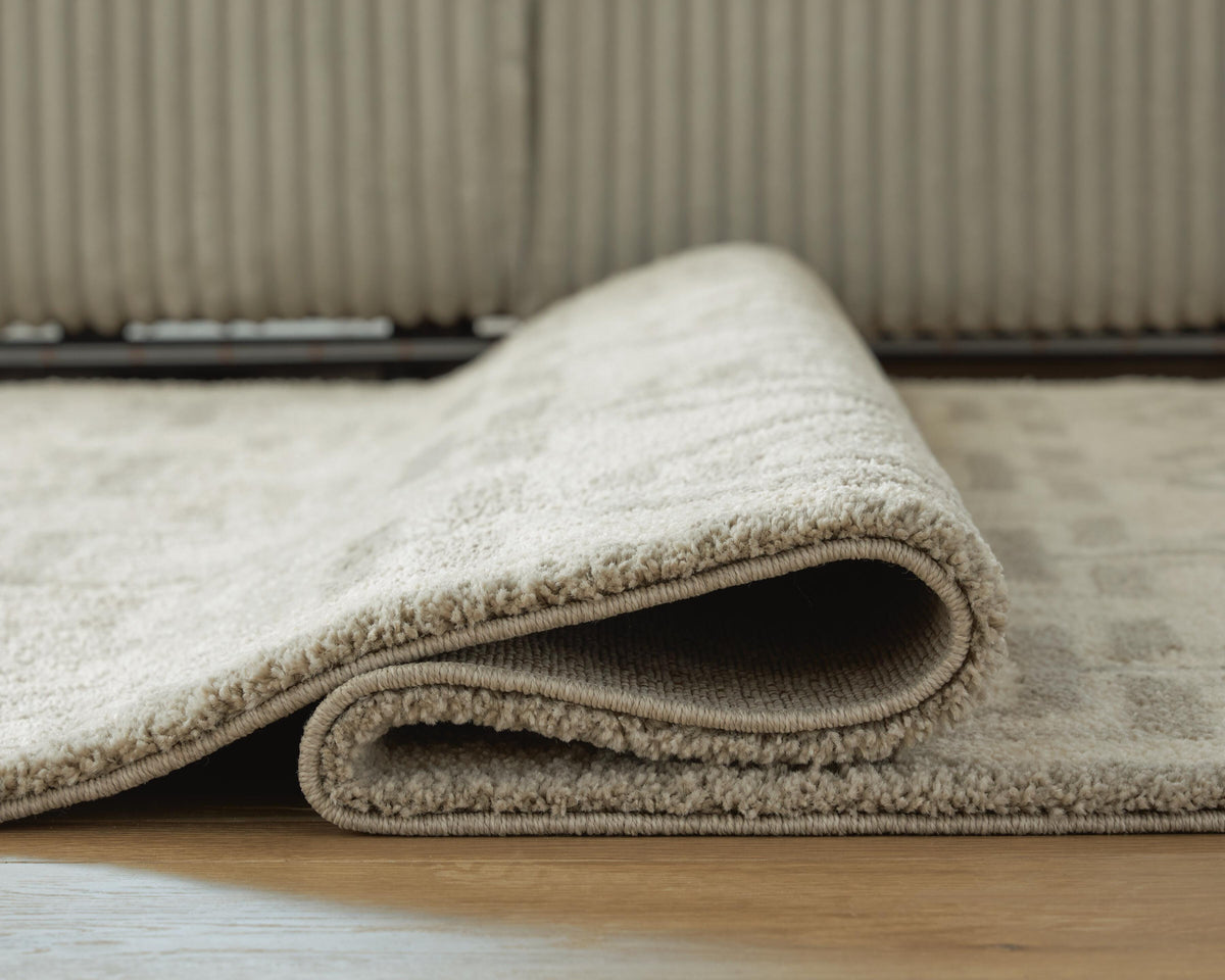 Maconville Medium Rug in Ivory/Gray, detail view
