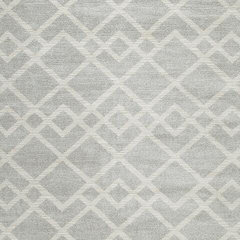 Unawick Large Rug in Gray/Ivory, fabric swatch