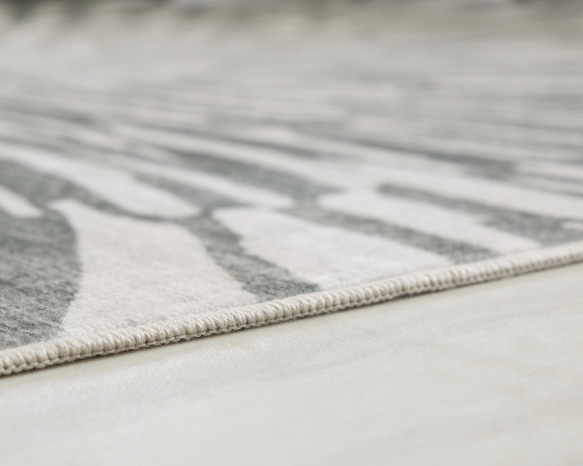 Verland Washable 5' x 7' Area Rug in Gray/White, detail view
