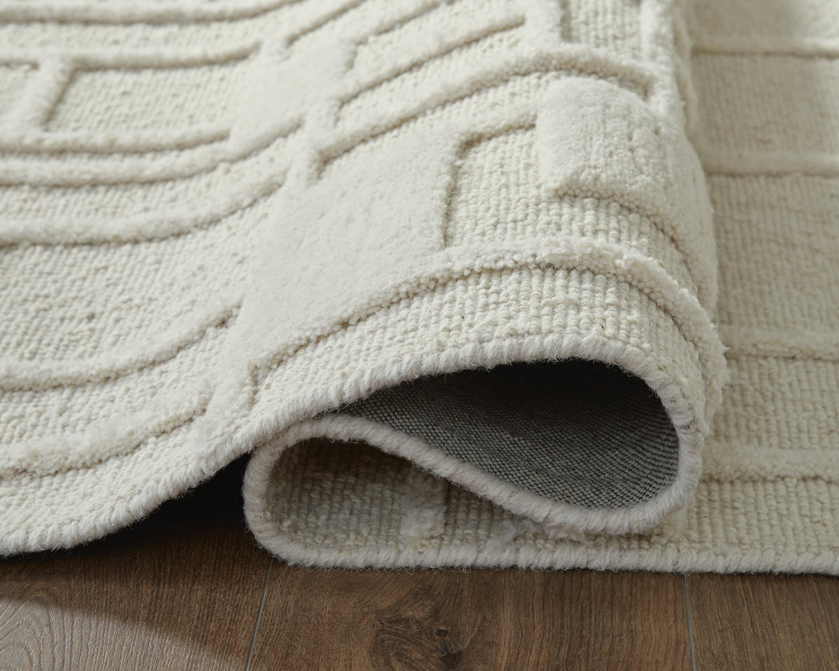 Empriss 5' x 7' Area Rug in Ivory, detail view