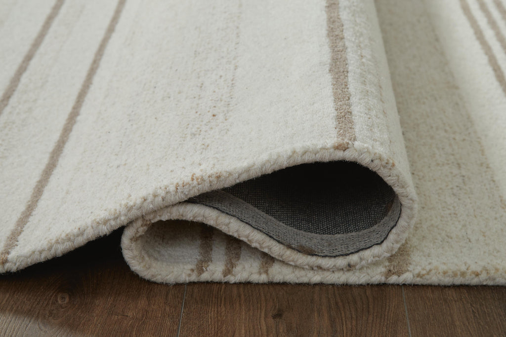 Gadence 5' x 7' Area Rug in Ivory/Tan, detail view