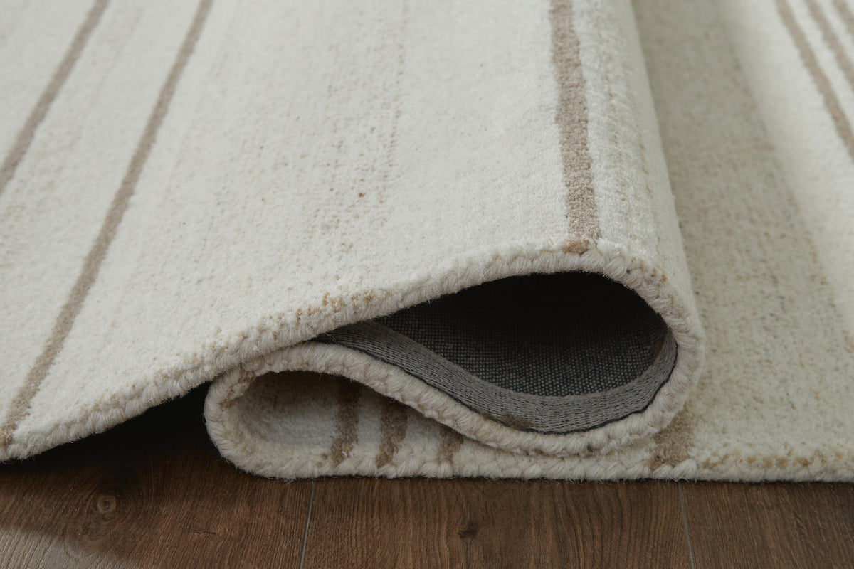 Gadence 5' x 7' Area Rug in Ivory/Tan, detail view