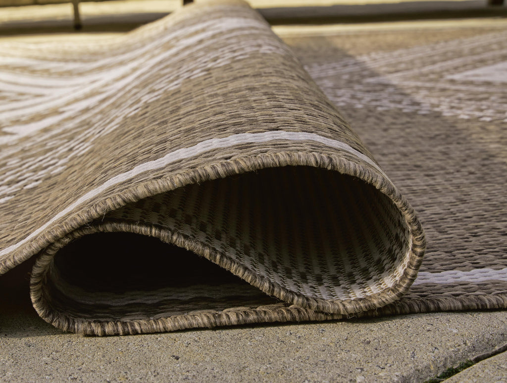 Dunsler Indoor/Outdoor 5' x 7' Rug in Brown/Cream, detail view