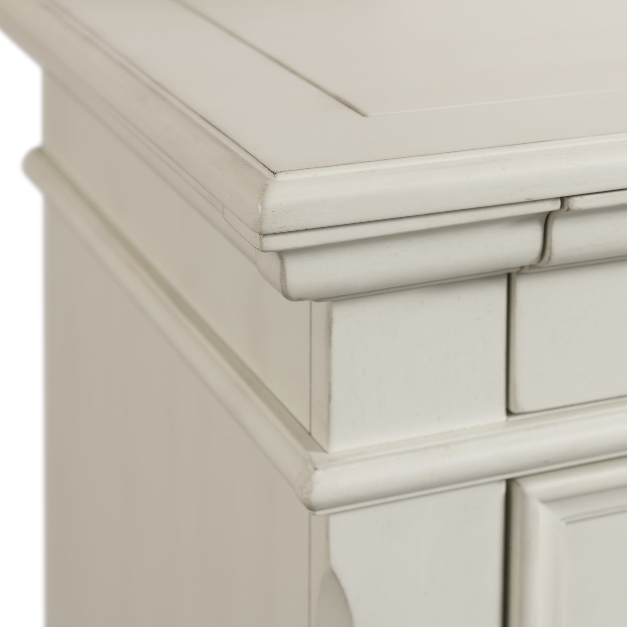 Slater Chest In Antique White