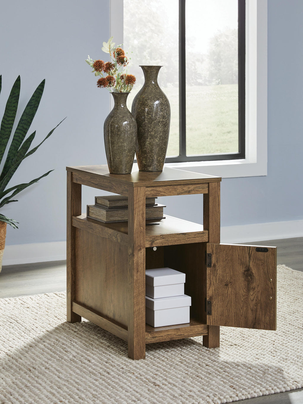Fendenmore Chairside End Table in Brown, open view