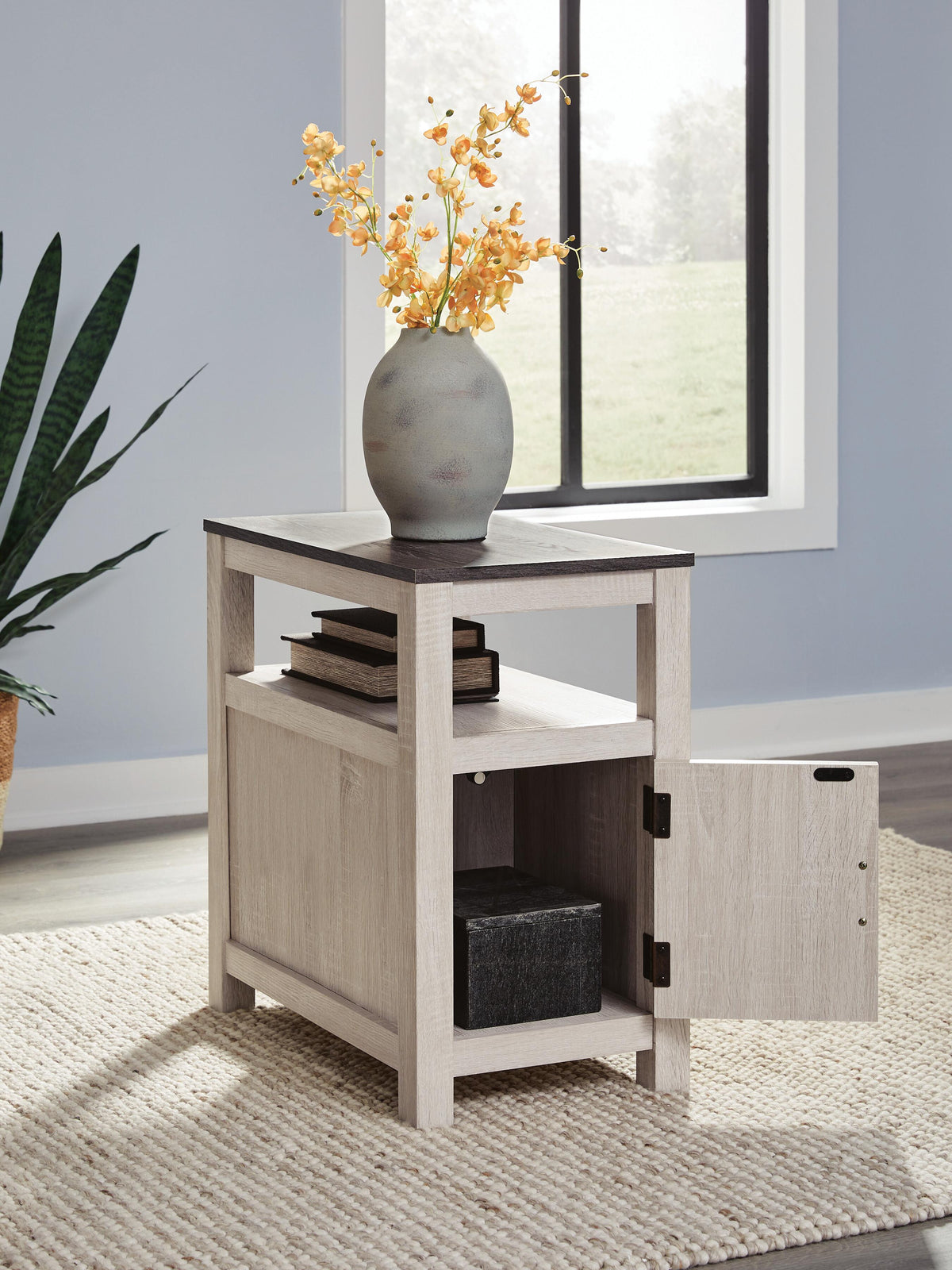 Fendenmore Chairside End Table in Brown Gray/Antique White, open view
