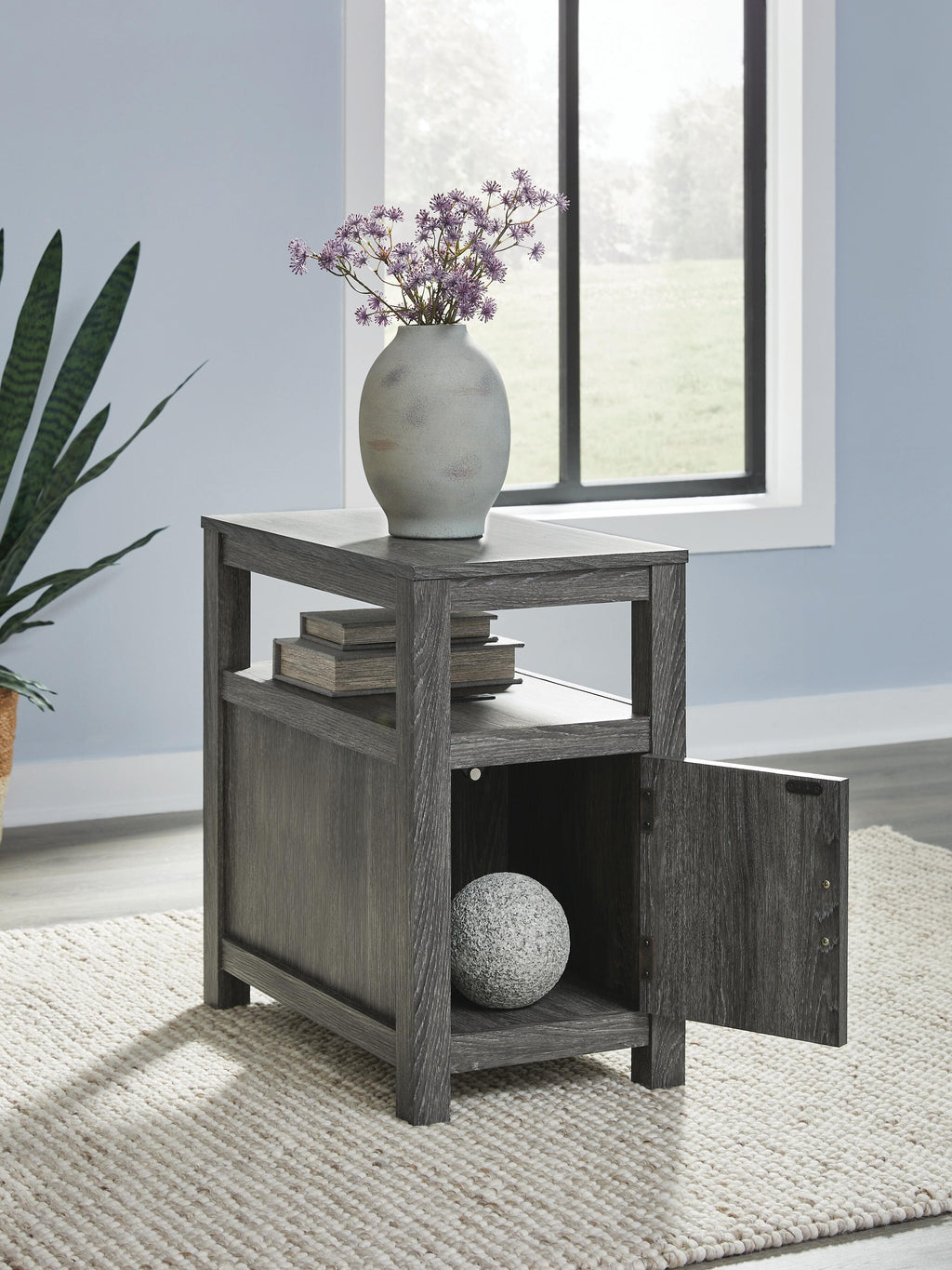Fendenmore Chairside End Table in Brown/Gray, open view