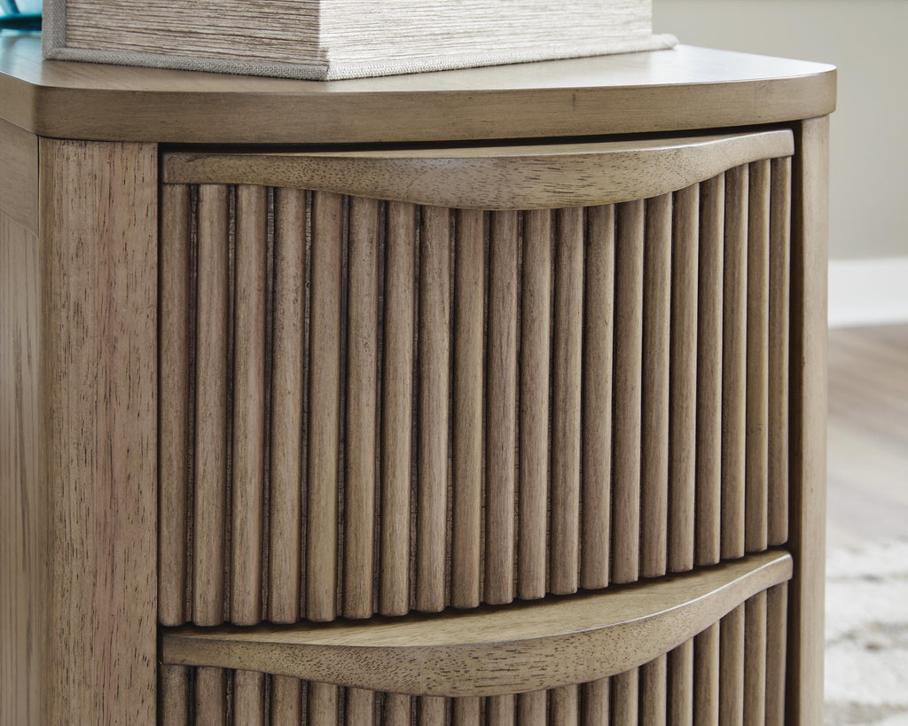 Camdill Chairside End Table in Light Brown, detail view