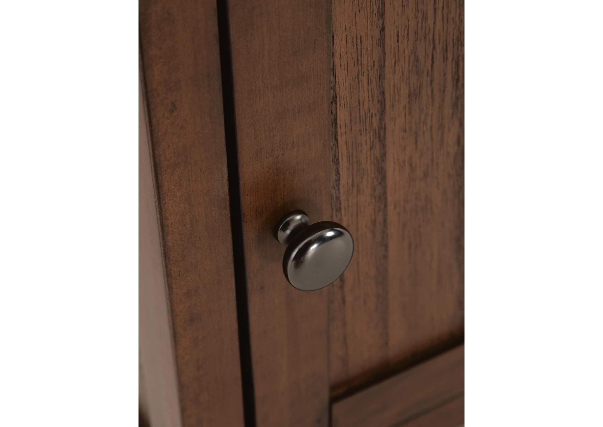 Treytown Chairside End Table detail