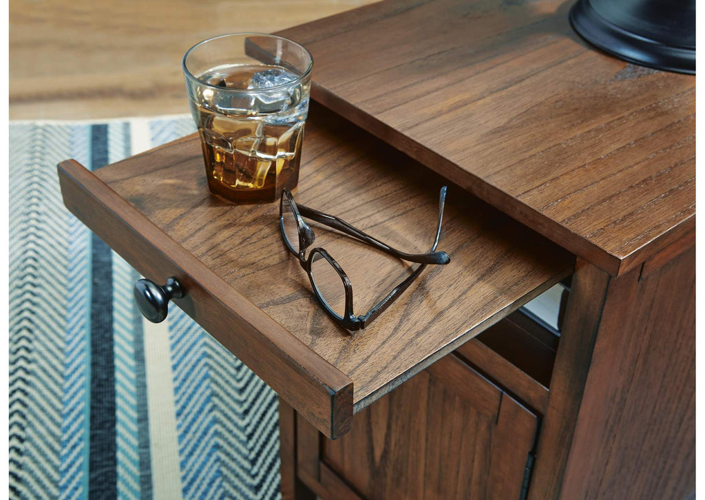 Treytown Chairside End Table detail