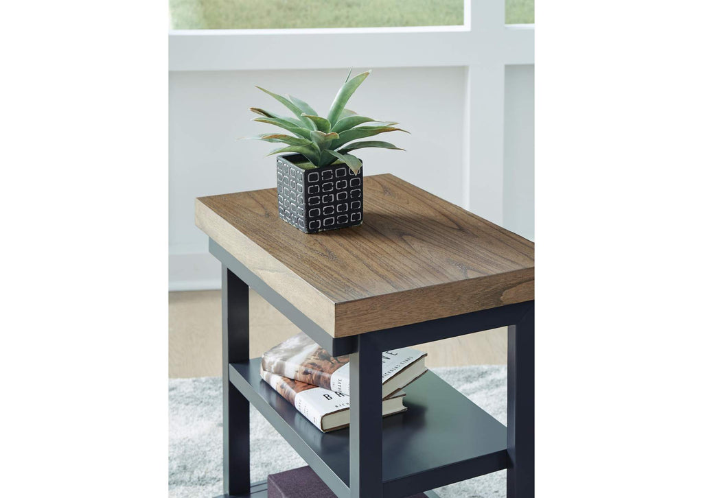 Landocken Table (Set of 3) detail