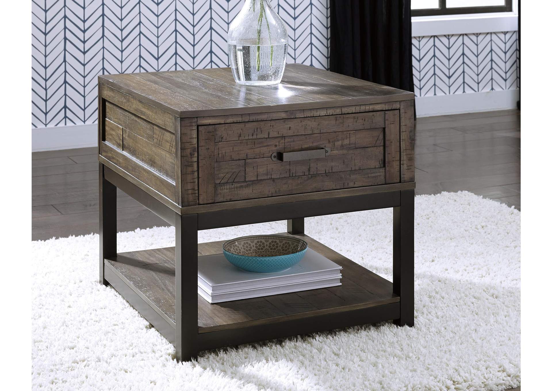 Johurst Coffee Table with 2 End Tables room view