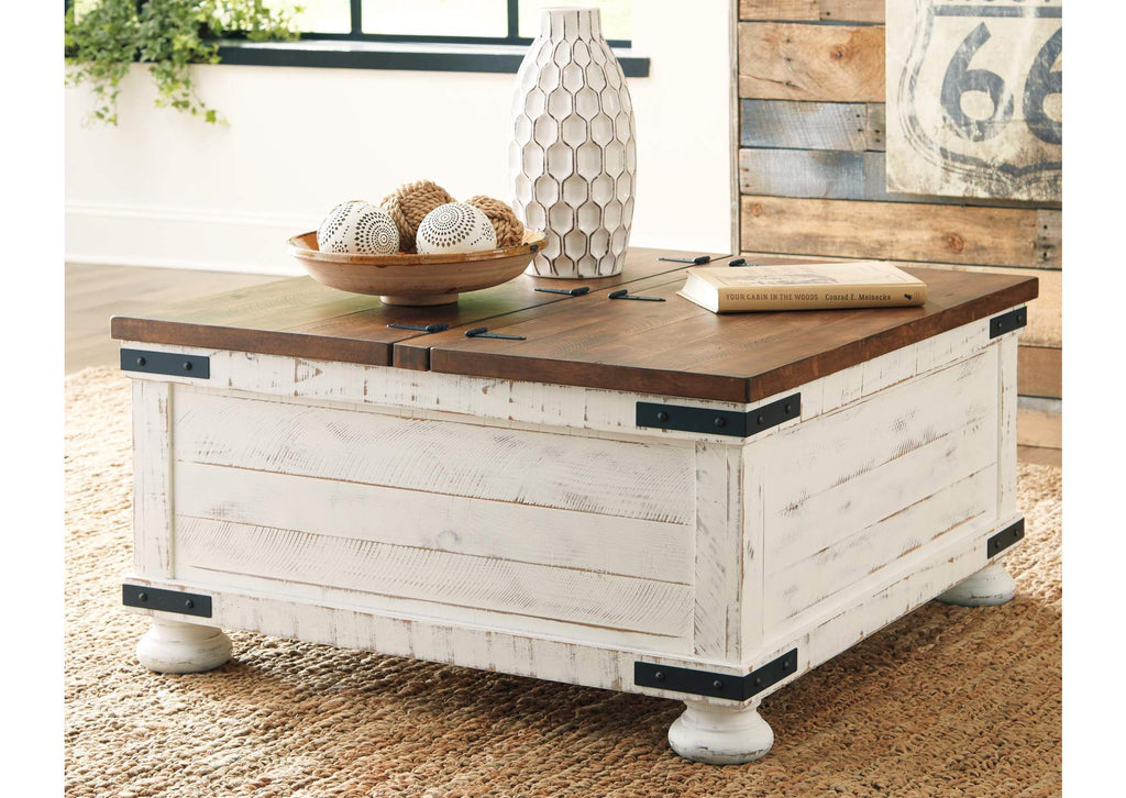 Wystfield Coffee Table with 2 End Tables room view